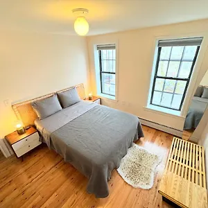 The Waltham Private & Bathroom John F Kennedy Jfk Lga Airport Manhattan Penn Station Bullet-train 15 Min Guest house